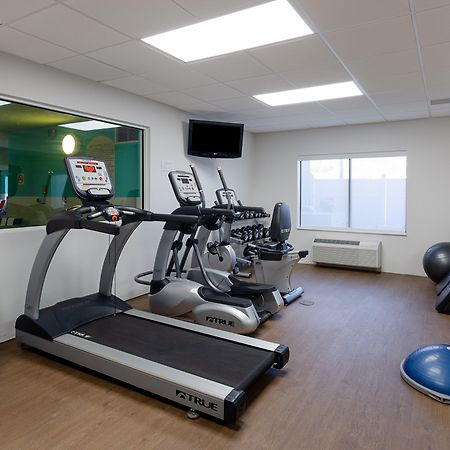 Holiday Inn Express Hotel & Suites Weston By Ihg Экстерьер фото
