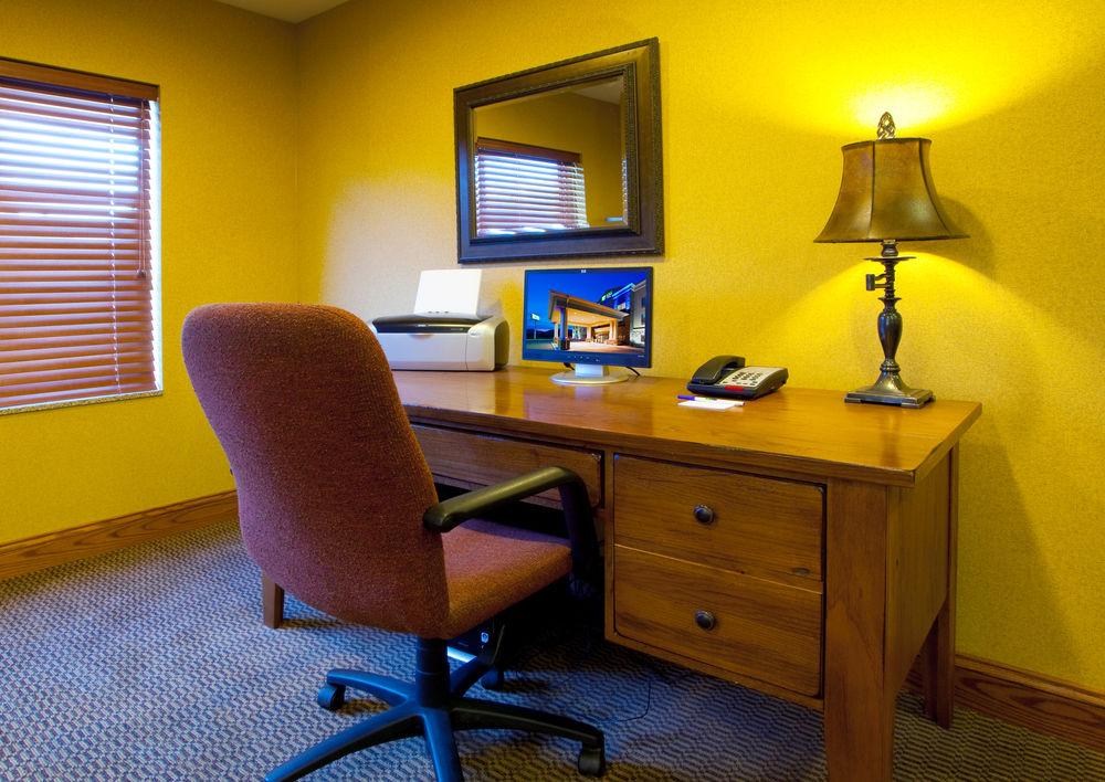 Holiday Inn Express Hotel & Suites Weston By Ihg Экстерьер фото