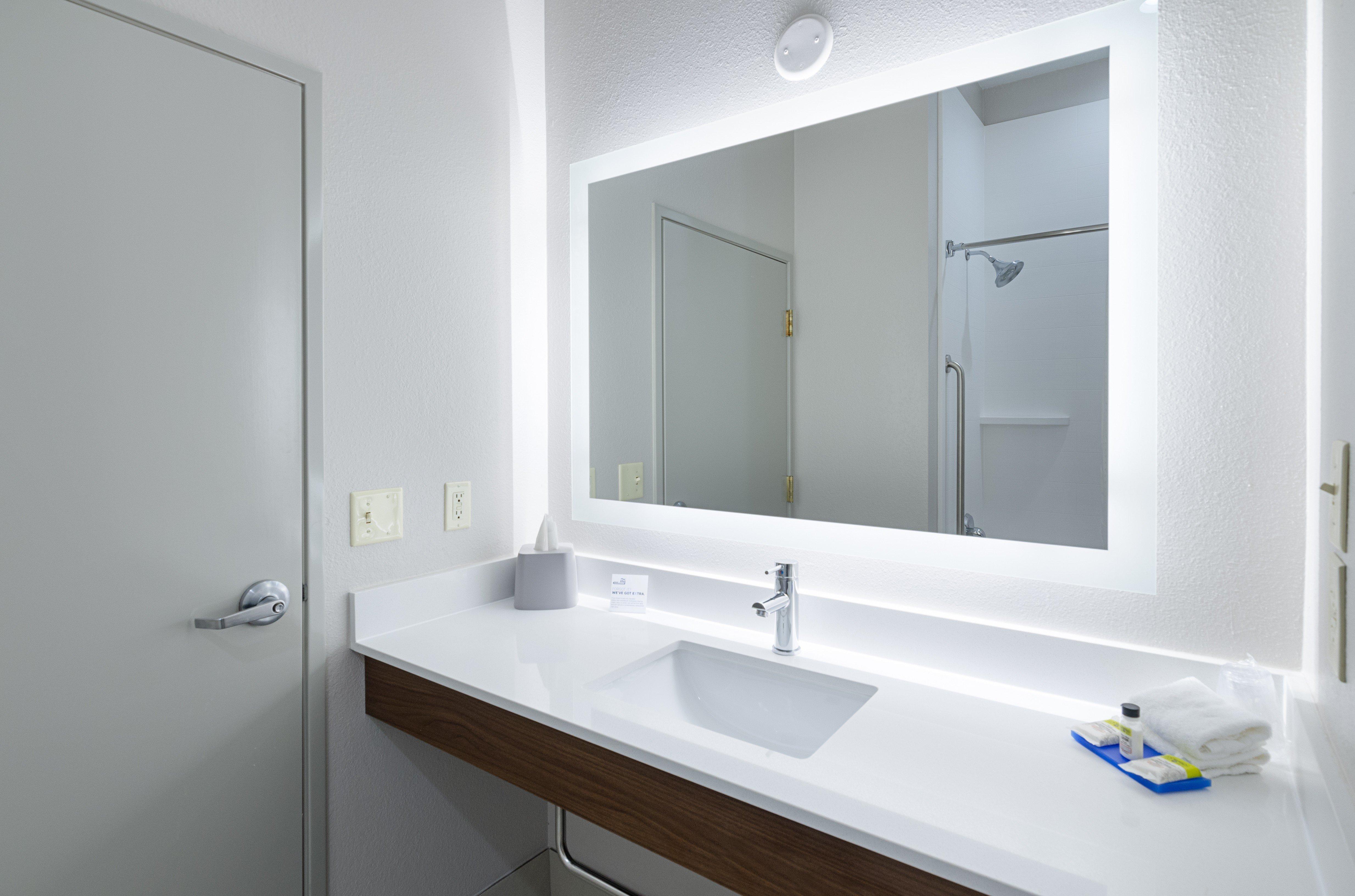 Holiday Inn Express Hotel & Suites Weston By Ihg Экстерьер фото