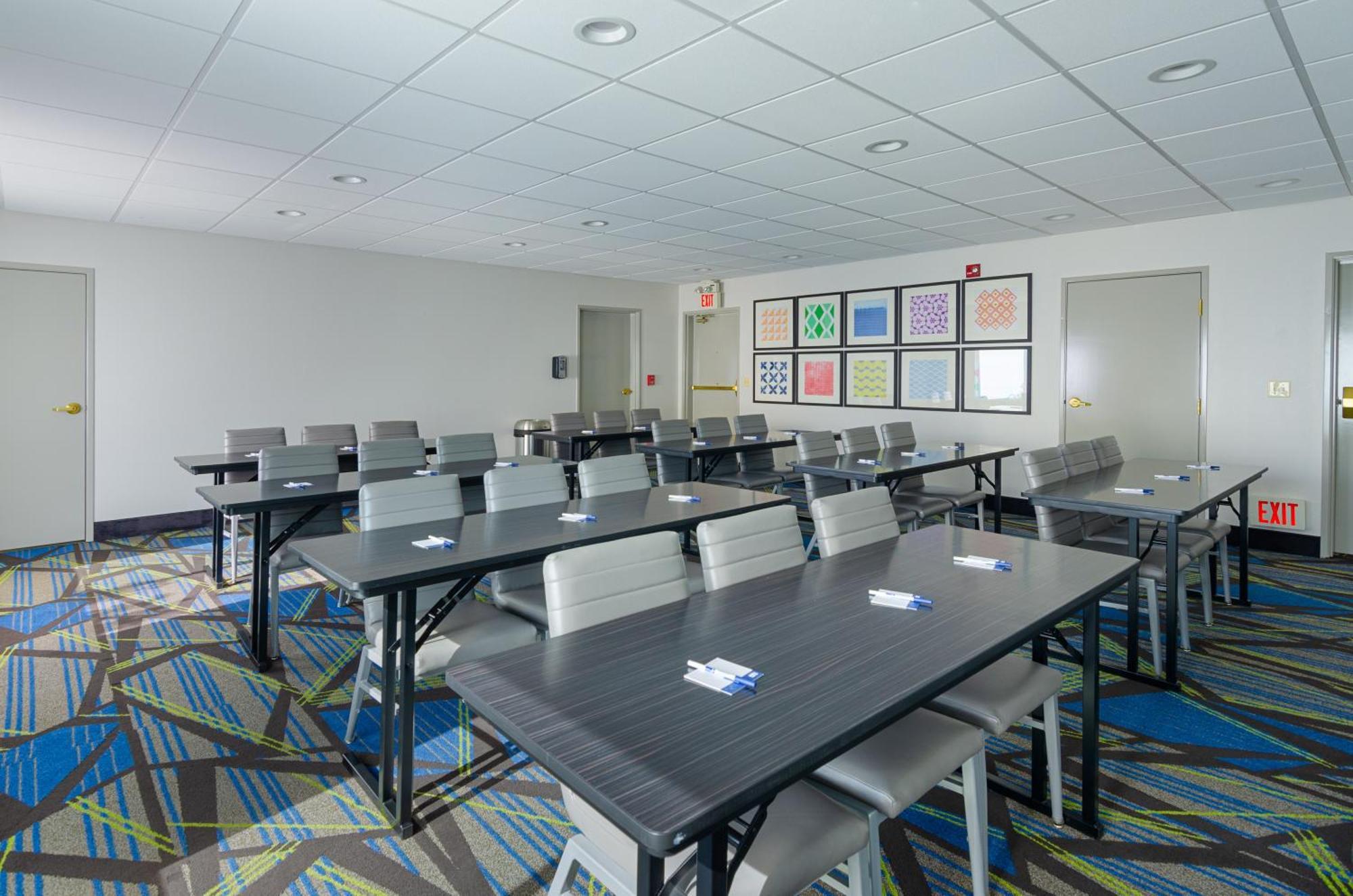 Holiday Inn Express Hotel & Suites Weston By Ihg Экстерьер фото