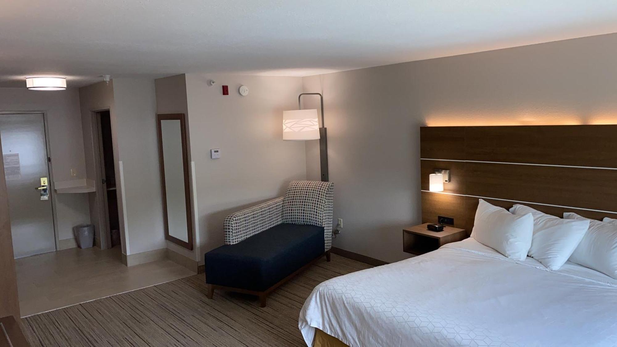 Holiday Inn Express Hotel & Suites Weston By Ihg Экстерьер фото