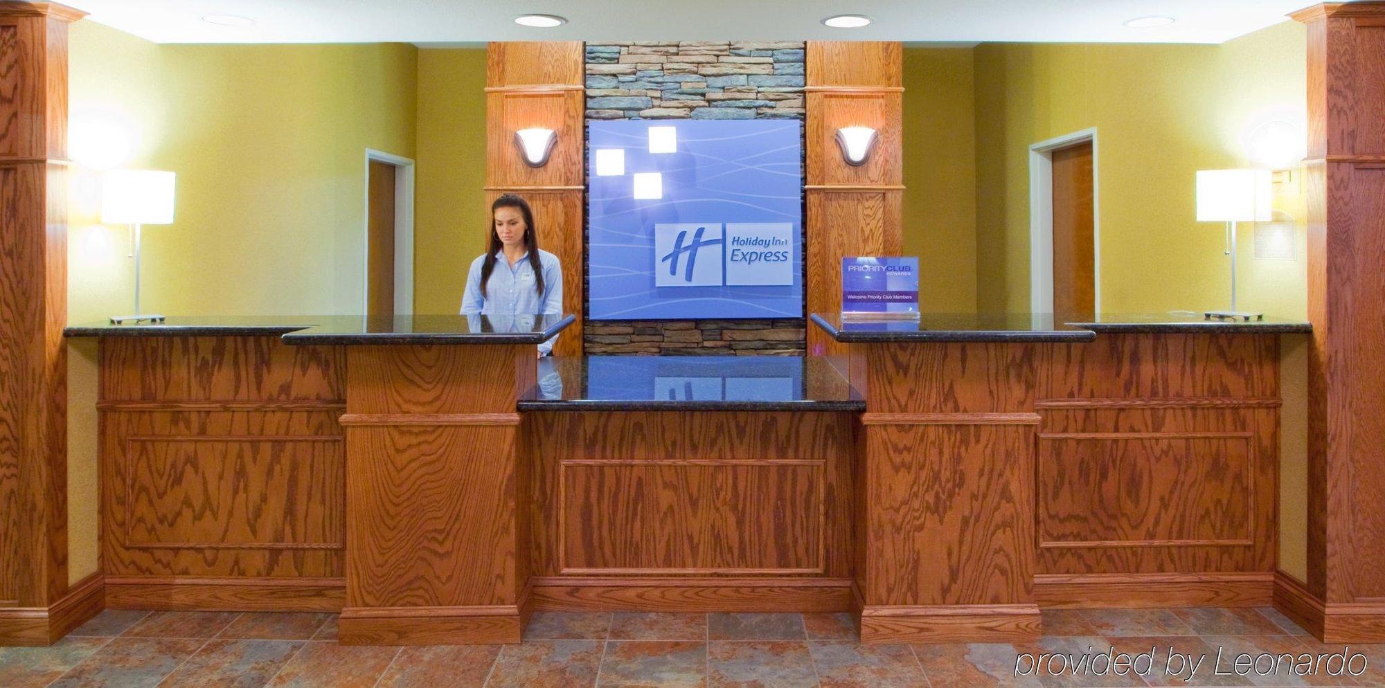 Holiday Inn Express Hotel & Suites Weston By Ihg Экстерьер фото